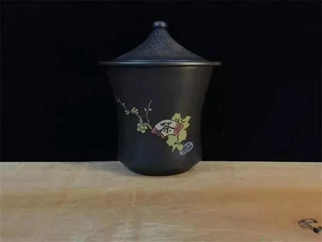 包(bao)头原友包装机(ji)械有限公司金(jīn)屬告訴你如何(hé)挑選一款合适(shi)的茶葉罐？